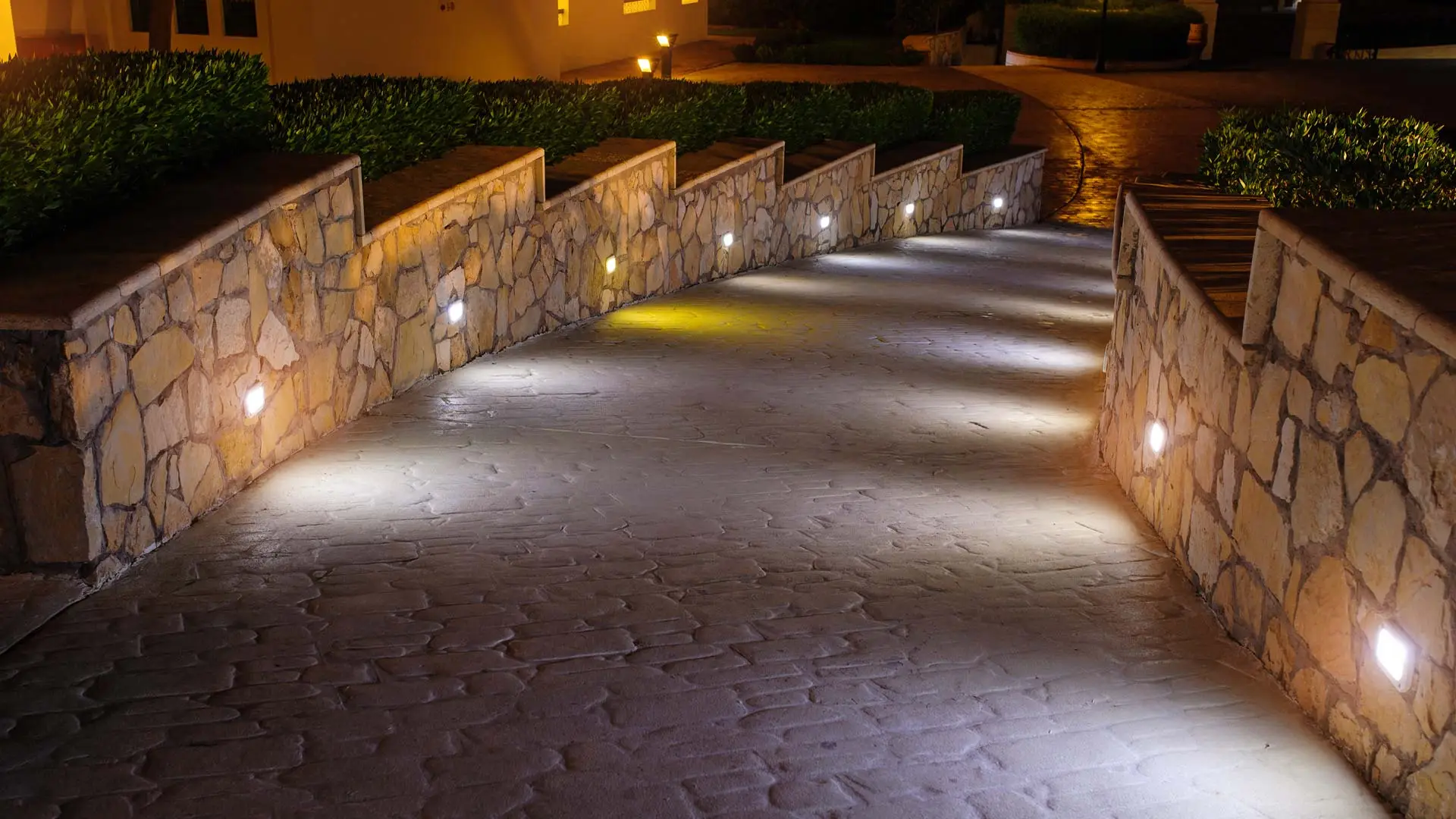 Outdoor landscape accent lighting driveway installation in Richmond, CA.