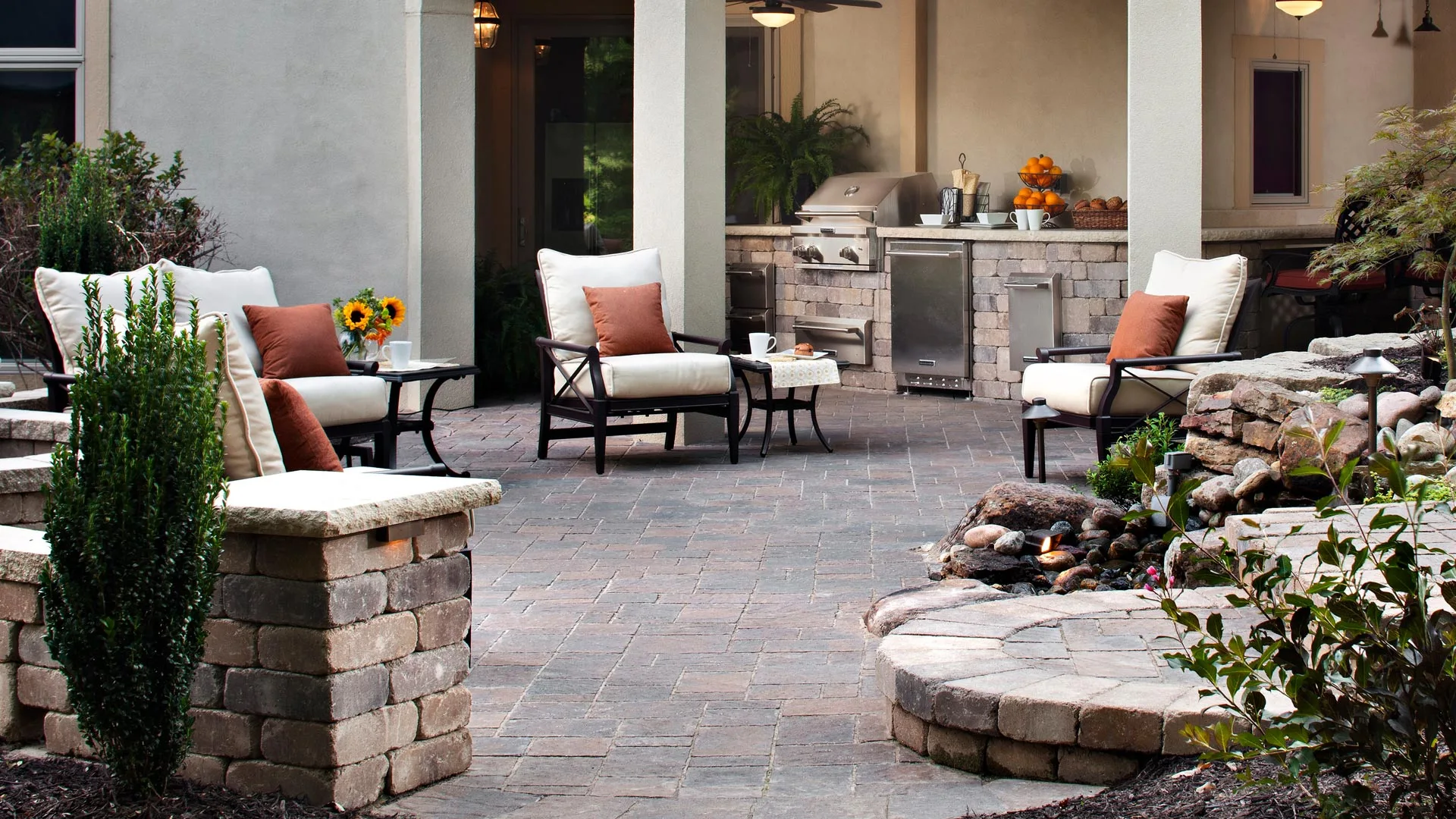 Outdoor paver patio with paver kitchen in East Palo Alto, CA.