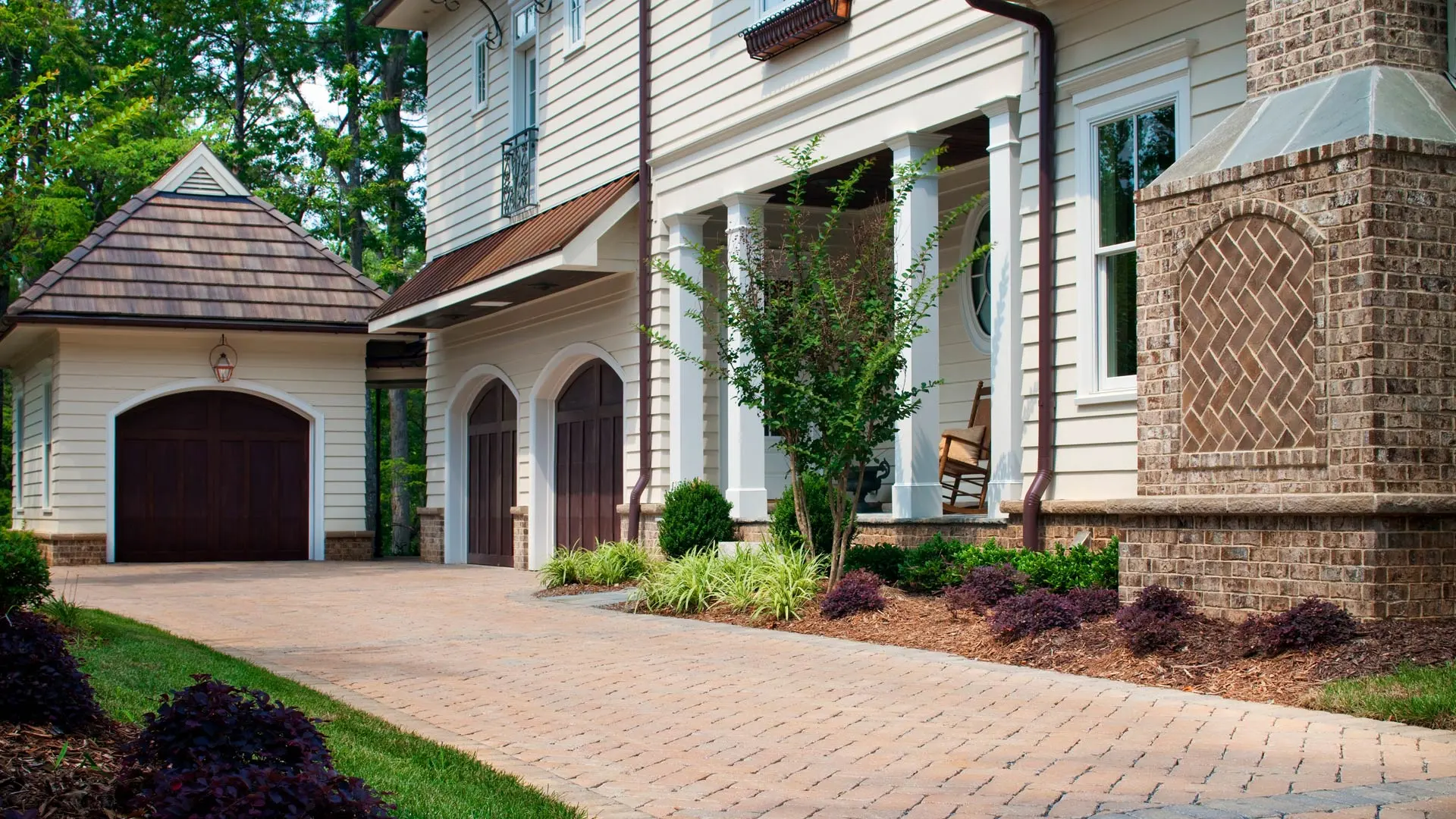 Outdoor paver driveway lane in Walnut Creek, CA.