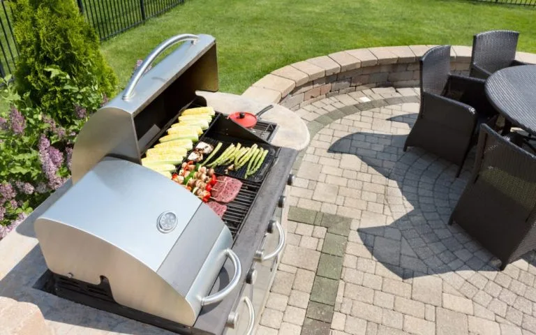 How To Create The Ultimate Outdoor Kitchen